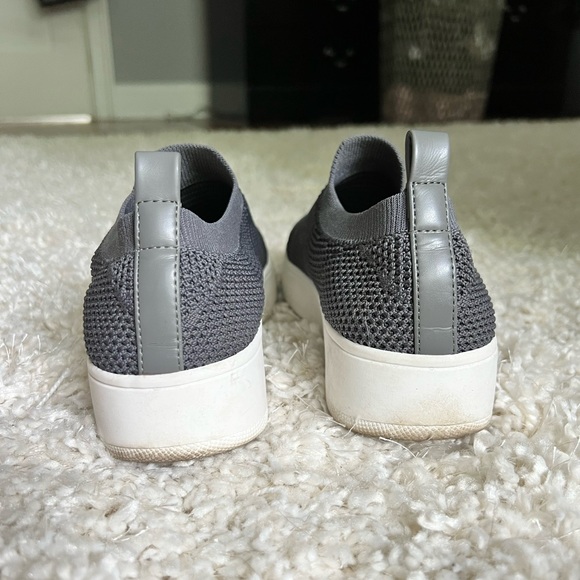 STEVE MADDEN Gray Beale Slip On Sneakers - Picture 5 of 8